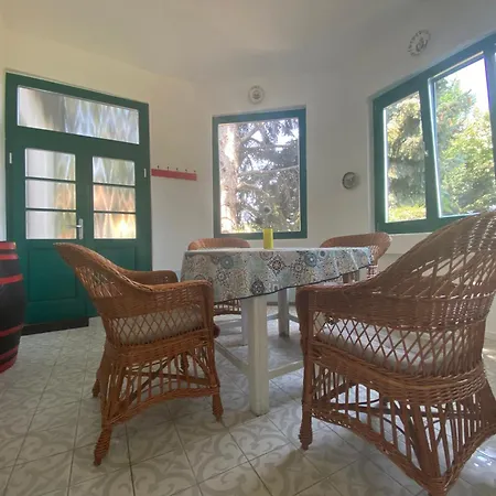 Delibab Бадачоньтомай